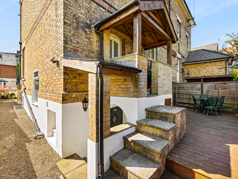 2 Bed For Sale in Dorking